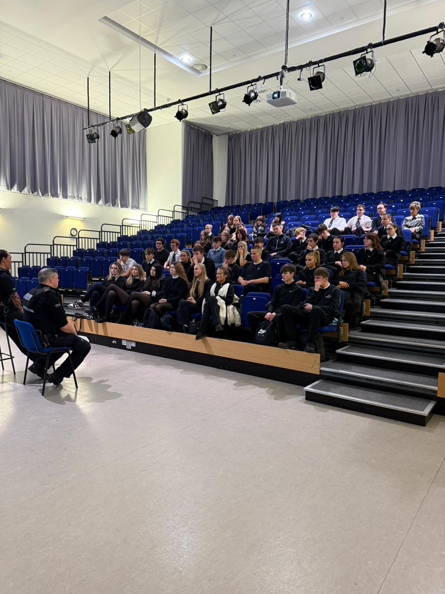 Park Mains Faculty of Humanities (@pmhshumanities) on Twitter photo <a href="/PoliceScotland/">Police Scotland</a> delivered a Brilliant session with the N5 Mods & L6 Criminology students! They got the chance to chat and have a Q&A. The kids loved it & received some brilliant responses that will help them with their coursework! #Criminology #LearningExperience <a href="/theparkmains/">Park Mains High</a> <a href="/PoliceScotland/">Police Scotland</a> delivered a Brilliant session with the N5 Mods & L6 Criminology students! They got the chance to chat and have a Q&A. The kids loved it & received some brilliant responses that will help them with their coursework! #Criminology #LearningExperience <a href="/theparkmains/">Park Mains High</a>