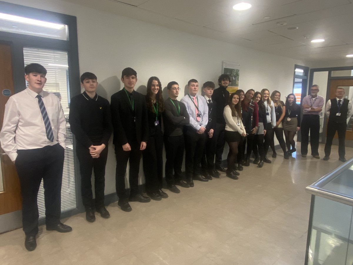 bthcc_college's tweet photo. Yesterday we had Dr Steve Hurst from @ManMetUni US politics lecturer talking to the year 13 students about Presidential power and the US Supreme Court. Thank you for joining us, it was really informative #bthway https://t.co/Vkztp4YaIU