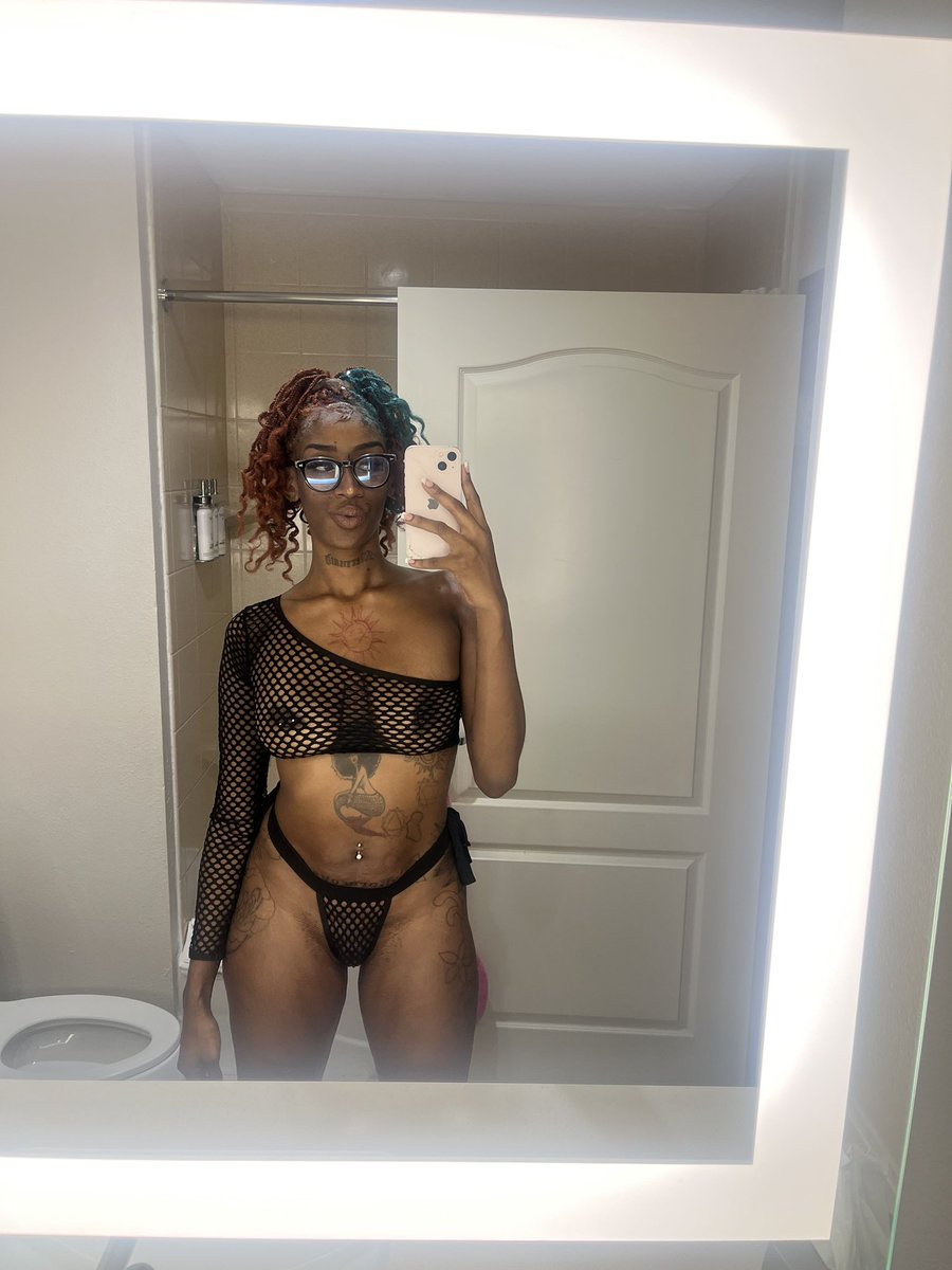 Euphoriasw0rld's tweet photo. Yall miss me yet? https://t.co/ol0W54gKyY