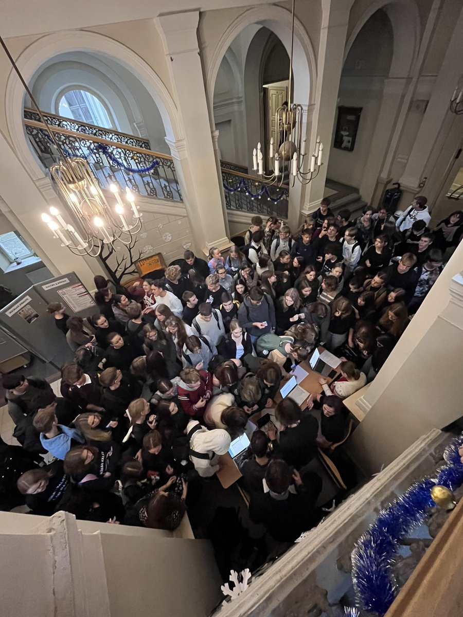 Rīgas Valsts 1. ģimnāzija tweet media