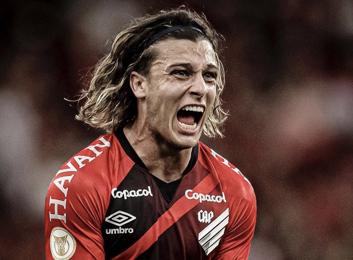 Jogadores que não devem permanecer no Athletico Paranaense em 2025: 

🇦🇷 Esquivel (lateral-esquerdo)
🇵🇾 Gamarra (zagueiro)
🇦🇷 Zapelli (meia)
🇦🇷 Cuello (atacante)
🇺🇾 Canobbio (atacante)
🇺🇾 Mastriani (atacante)

Esses jogadores estão sendo procurados por clubes da Série A e do