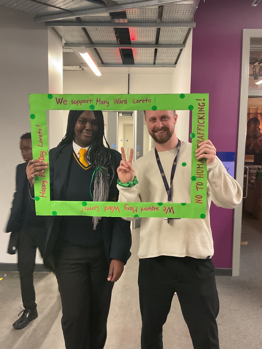 ChaplainLHS's tweet image. And so we decided to add an item of green to signify Hope. Our creative @loretochorlton  left nothing to chance - we had a green crate replacing a school bag ! Total commitment to JUSTICE #Internationality @marywardloreto @ibvmngo @IbvmE @RCSalfordEd @SalfordDiocese