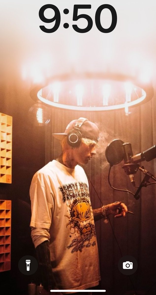 LaviniaMag3's tweet photo. @Theblondemom_ @machinegunkelly https://t.co/yiTd9aNnWI
