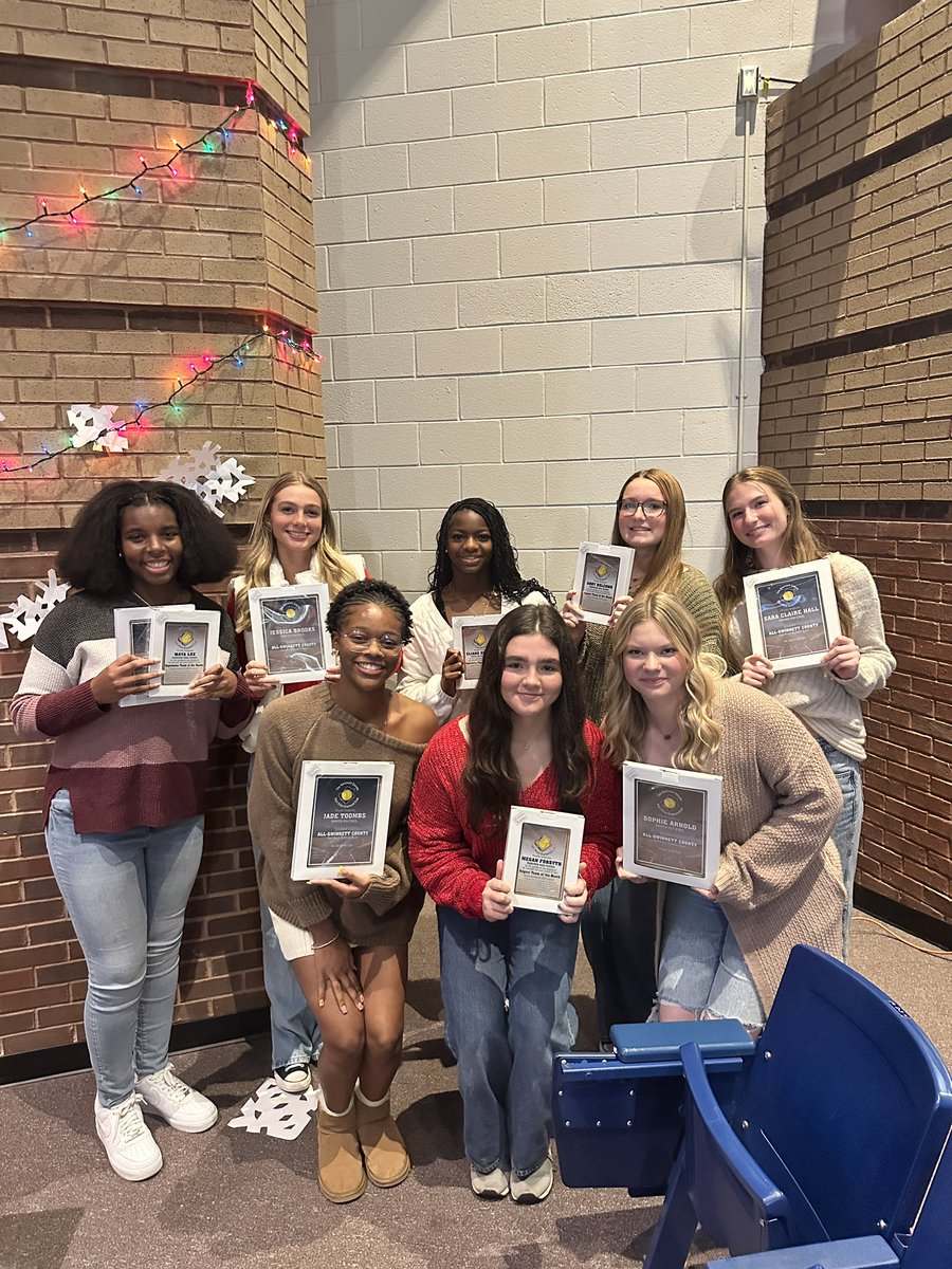Jess_B_44's tweet photo. So honored that I made The Gwinnett County Diamond Club 6A South team at the All County Banquet! Congrats to everyone who earned awards! @PVSoftballGA @GAImpactCarver @JessieHomesley @YHC_Softball https://t.co/7efJP9v3Im