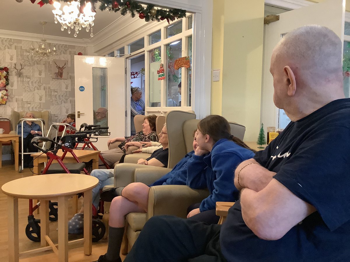 @oli_year2 tweet media