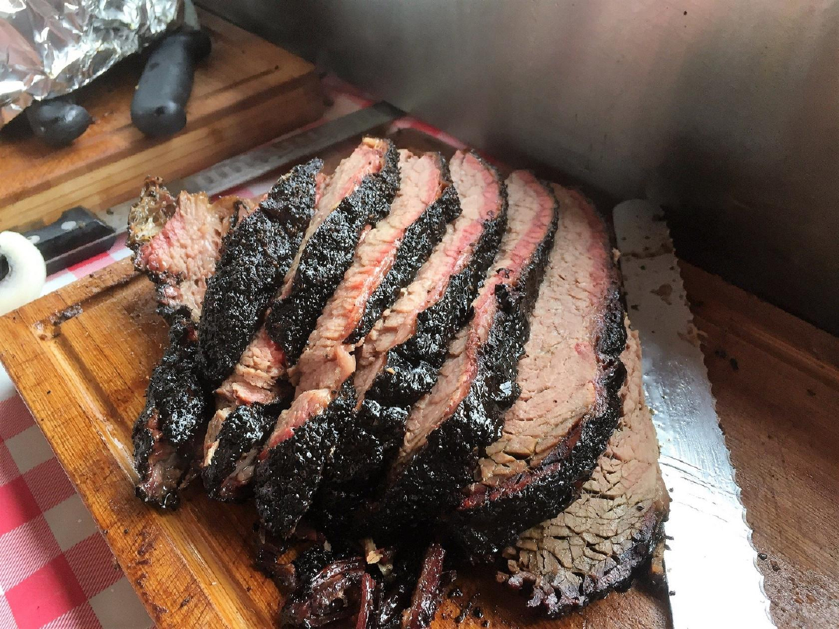 🎅🍖 Santa smells like brisket this year…🎄
And guess what? We’re open today from 4 ‘til late—perfect for getting into the festive (and smoky) spirit. So, skip the milk and cookies this year, and come grab the BBQ that even Santa can’t resist!