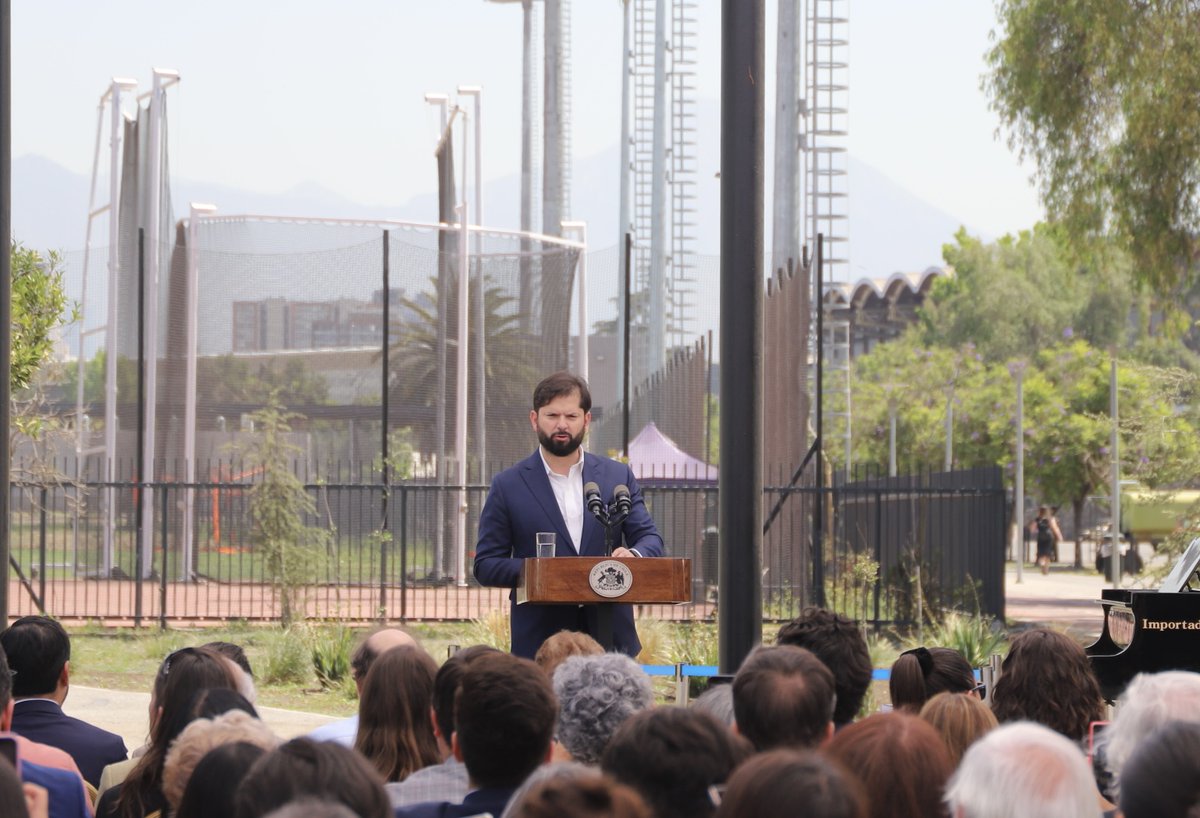 colmedchile's tweet image. Nuestra Pdta. Dra. Anamaría Arriagada (@titiarriagada)  junto al Dr. Pablo Jiménez (@PJimenezQ), Pdte.  Depto. DD.HH. del #COLMED participan de la entrega del Informe Anual de Derechos Humanos 2024 del @inddhh, el cual analiza su situación en el país durante el presente año y…