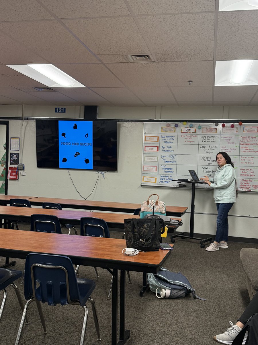 Emily Morrow tweet media