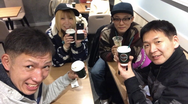 junkosunset's tweet photo. ジムの先生たちとスイパラ行ったんだけどもっと見映えよくケーキ盛れないもんですか

#ボクサー濱道
#ボクサー野口
#空手家石戸谷
#激辛junko 
#味変のカレー https://t.co/cJYSV5RPhT