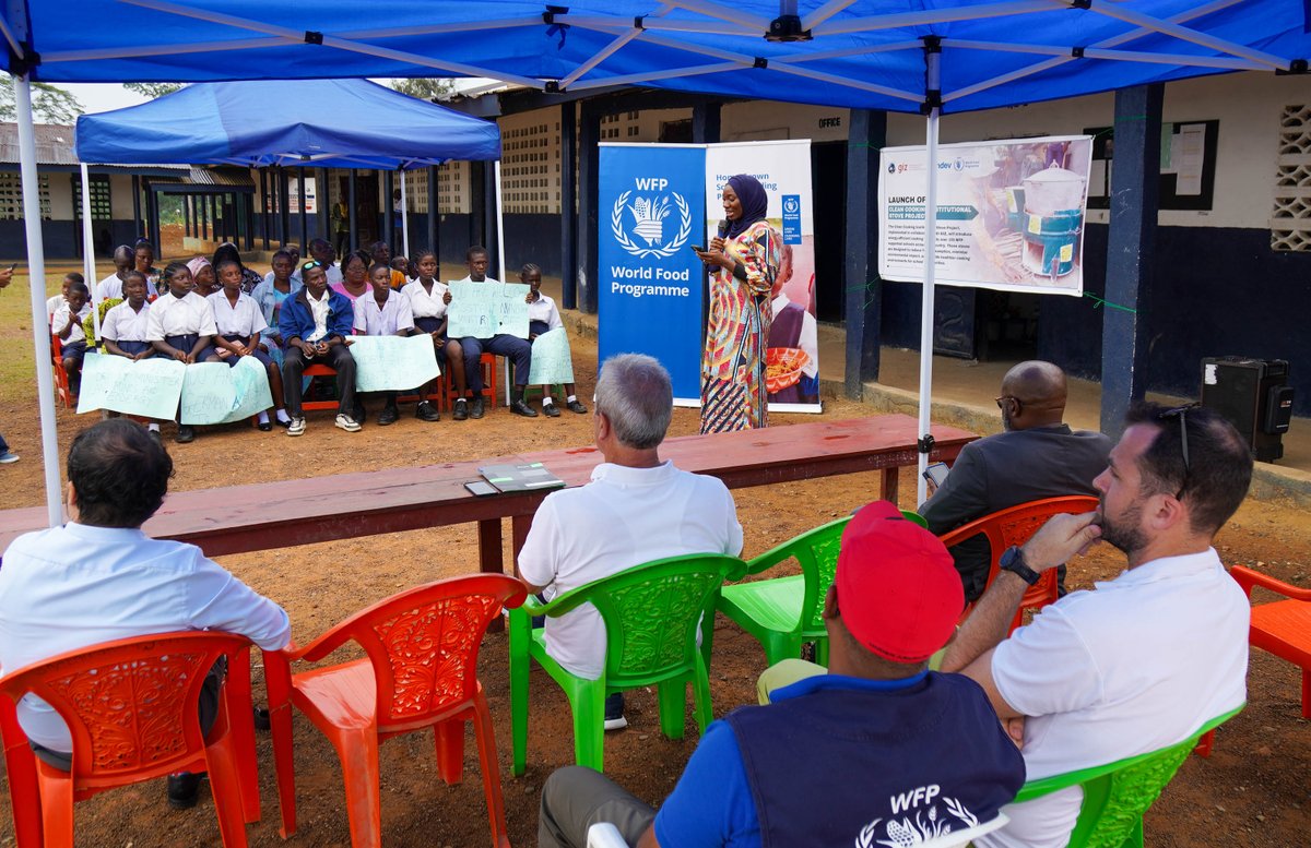 WFPLiberiaCD's tweet photo. Together with #GIZ, we launched the Clean Cooking Stove Project in Caresysburg Public School today, introducing energy efficient cooking stoves to 150+ @WFP supported schools in🇱🇷

These stoves cut fuel use &amp; provide safer, healthier cooking spaces for school cooks. https://t.co/jK1qoKDlJh