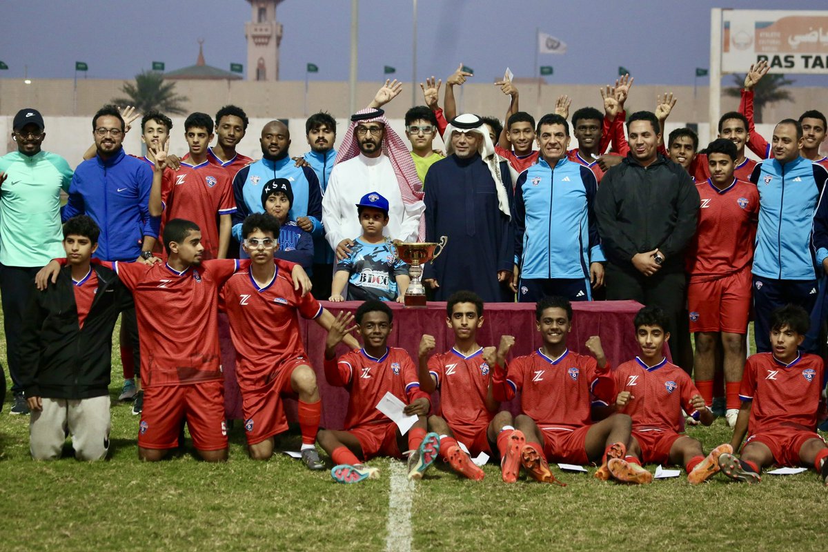 rtcom2014's tweet photo. 🏆| دوري مكتب ( الدمام ) 
بالمنطقة الشرقية لكرة القدم تحت 16 سنة 

⏰ نهاية المباراة !

#نادي_رأس_تنورة 4 -  2 #نادي_النور

ألف مبروووك لأبطالنا تحت 16 سنة 
التأهل كبطل لمكتب الدمام بالمنطقة الشرقية لتصفيات المملكة  وفالهم الصعود 
 إلى دوري الدرجة الأولى 🤩❤️💙

#تغطية_شبكة_RT https://t.co/cJemAhYfCv
