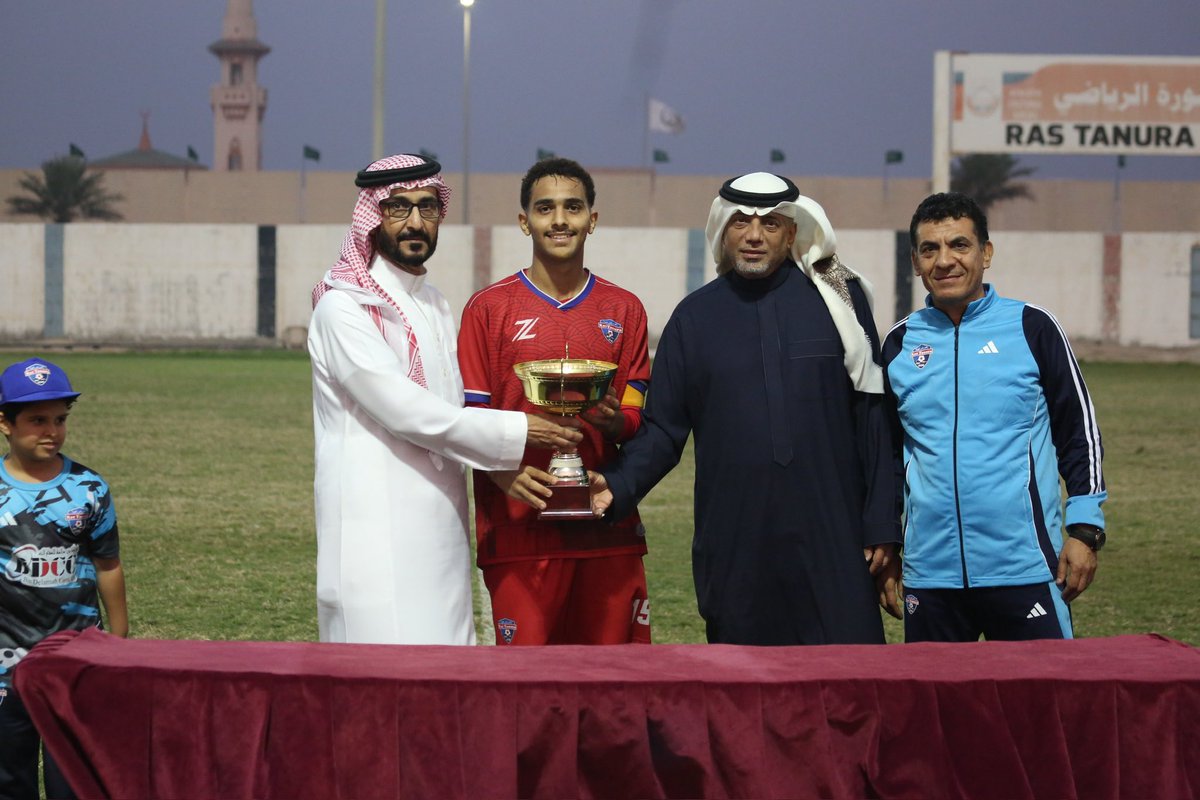 rtcom2014's tweet photo. 🏆| دوري مكتب ( الدمام ) 
بالمنطقة الشرقية لكرة القدم تحت 16 سنة 

⏰ نهاية المباراة !

#نادي_رأس_تنورة 4 -  2 #نادي_النور

ألف مبروووك لأبطالنا تحت 16 سنة 
التأهل كبطل لمكتب الدمام بالمنطقة الشرقية لتصفيات المملكة  وفالهم الصعود 
 إلى دوري الدرجة الأولى 🤩❤️💙

#تغطية_شبكة_RT https://t.co/cJemAhYfCv