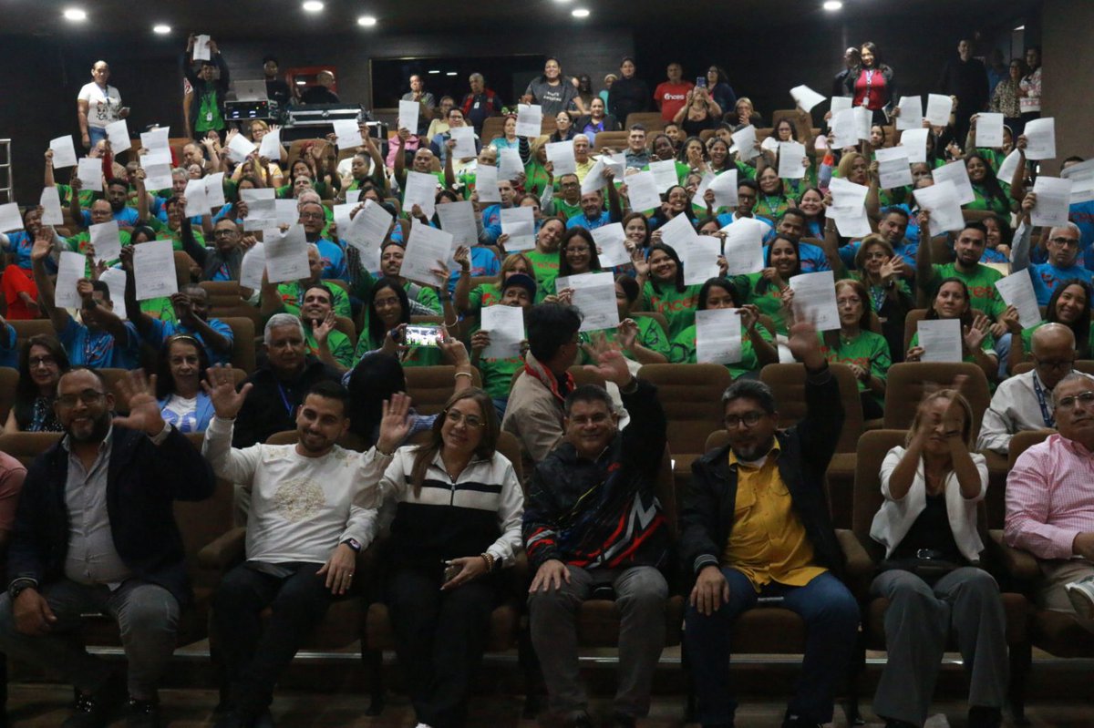 🗞 Trabajadores del Inces Sede reciben  titularidad de cargos y ascensos.

Luchaste por ello, trabajaste para ello y finalmente lo conseguiste! ¡Felicitaciones!

🔗  tinyurl.com/2cf3haqp 

 #LaTécnicaQueInspira