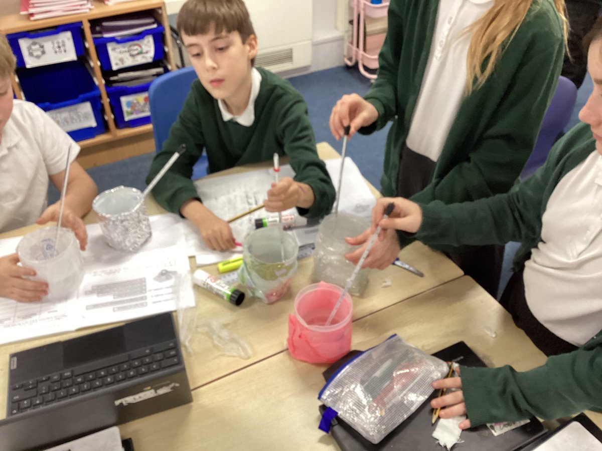 allsaintsfed's tweet photo. Today Team Cuba 🇨🇺 (5H) have been testing the best thermal insulators! #ASFScience https://t.co/d8a3yRfUF8