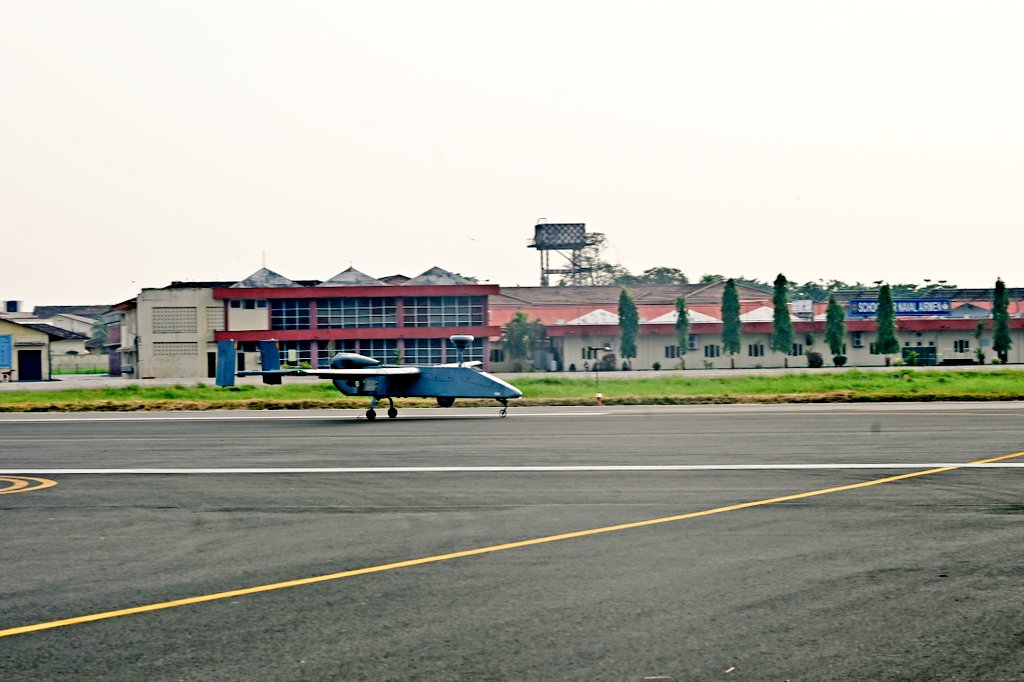 IN_HQSNC's tweet photo. #IndianNavy bids adieu to the iconic Searcher MK II UAV, commemorating 22 years of unmatched operational excellence during a solemn de-induction ceremony on #10Dec 24 @IN_Garuda #Kochi. A trailblazer in its time, the Searcher MK Il heralded the dawn of the #UAV era transforming the landscape of maritime reconnaissance and surveillance. The ceremony was presided over by RAdm Upal Kundu, #COS,#SNC. This poignant moment reflects both pride and nostalgia, honouring the Searcher UAV's pivotal role in advancing naval reconnaissance and setting the stage for future innovations.
@indiannavy 
@SpokespersonMoD 
@DefenceMinIndia