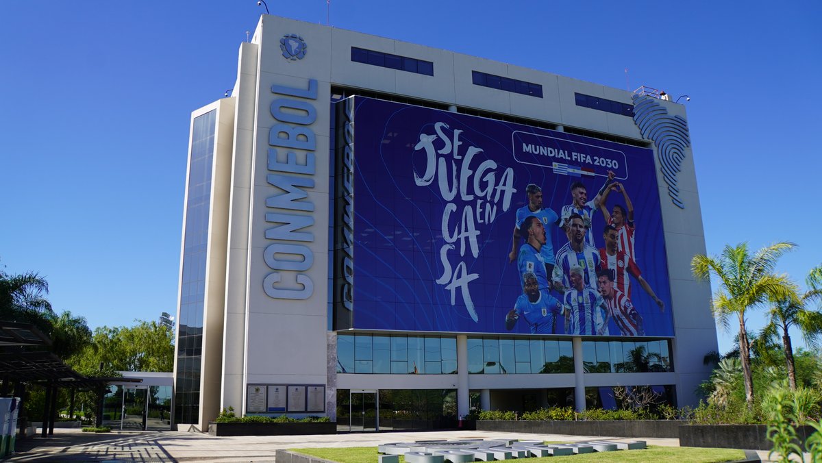 ¡Cada vez más cerca de hacerse realidad! Mañana, todo podría confirmarse en el Congreso de la FIFA. ¡Se juega en casa! 😉
.
Cada vez mais perto de se tornar realidade! Amanhã, tudo pode se confirmar no Congresso da FIFA. Se joga em casa! 😉