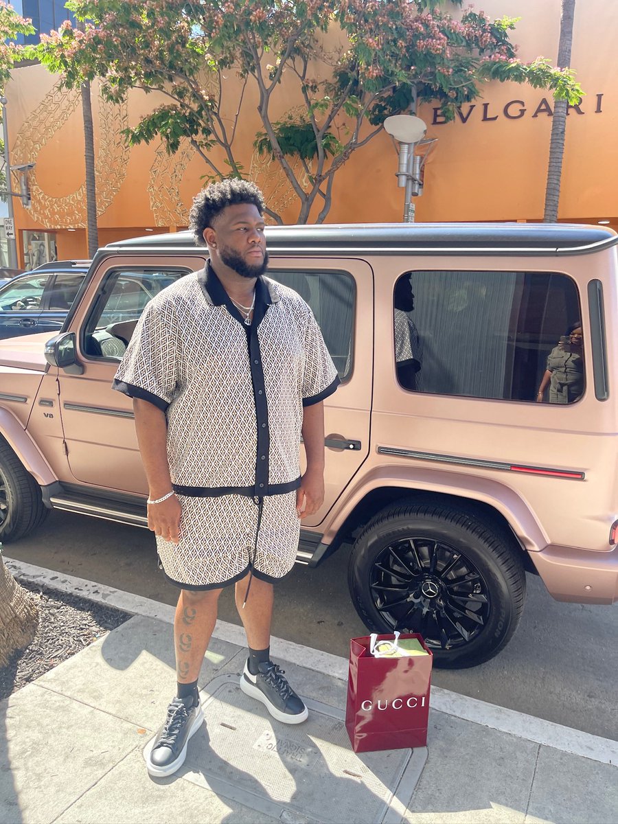 shootwotimes's tweet photo. lately life been so good can’t give you bad news.🌊 https://t.co/qGEOs0BfcA