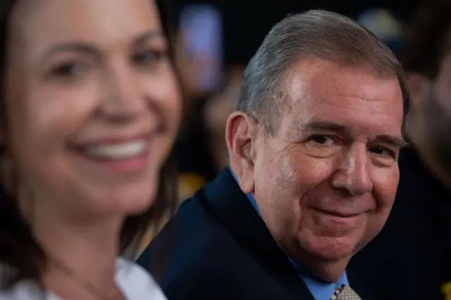 JuanPGuanipa's tweet image. Hermanos, estamos a un mes del 10 de enero de 2025. Lo que corresponde, el deber ser, es que Edmundo Gonzalez Urrutia jure como Presidente de la República. Esto según la Constitución y la voluntad expresada por más de ocho millones de venezolanos el pasado 28 de julio.

El…