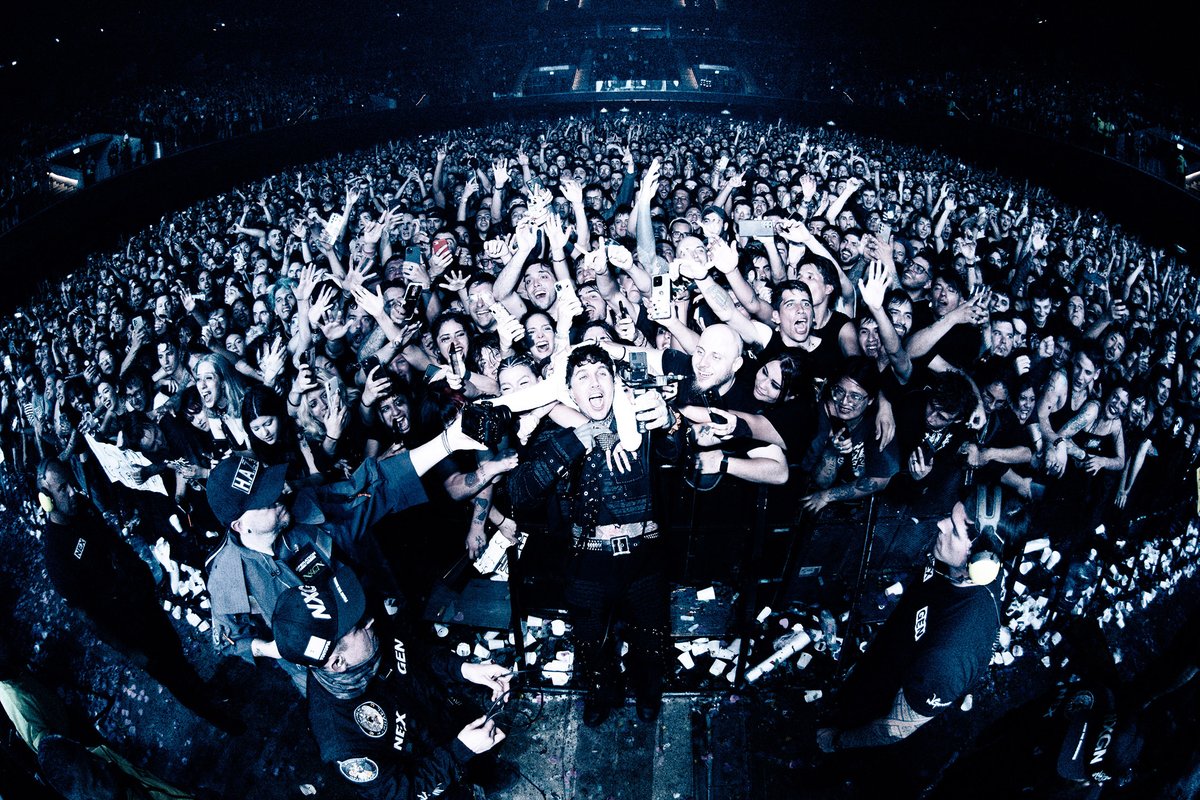 Bring Me The Horizon tweet media