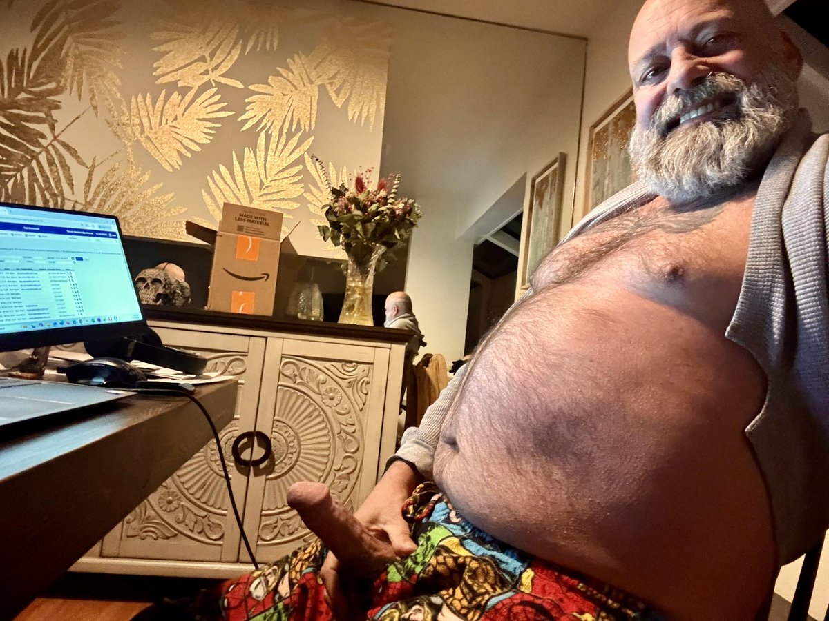 Furhunter3's tweet photo. Daddy could use some head. https://t.co/72RowQu9Fg