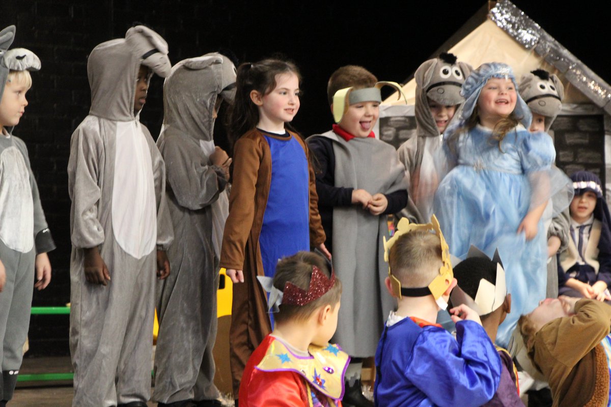 strichardsrc's tweet photo. YEAR 1 NATIVITY 2024 A huge well done to the children and teachers on a magnificent performance this afternoon #merrychristmas2024 #nativityplay #shinelikestars https://t.co/f6TY9dSiMq