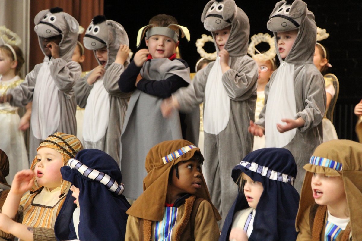 strichardsrc's tweet photo. YEAR 1 NATIVITY 2024 A huge well done to the children and teachers on a magnificent performance this afternoon #merrychristmas2024 #nativityplay #shinelikestars https://t.co/f6TY9dSiMq