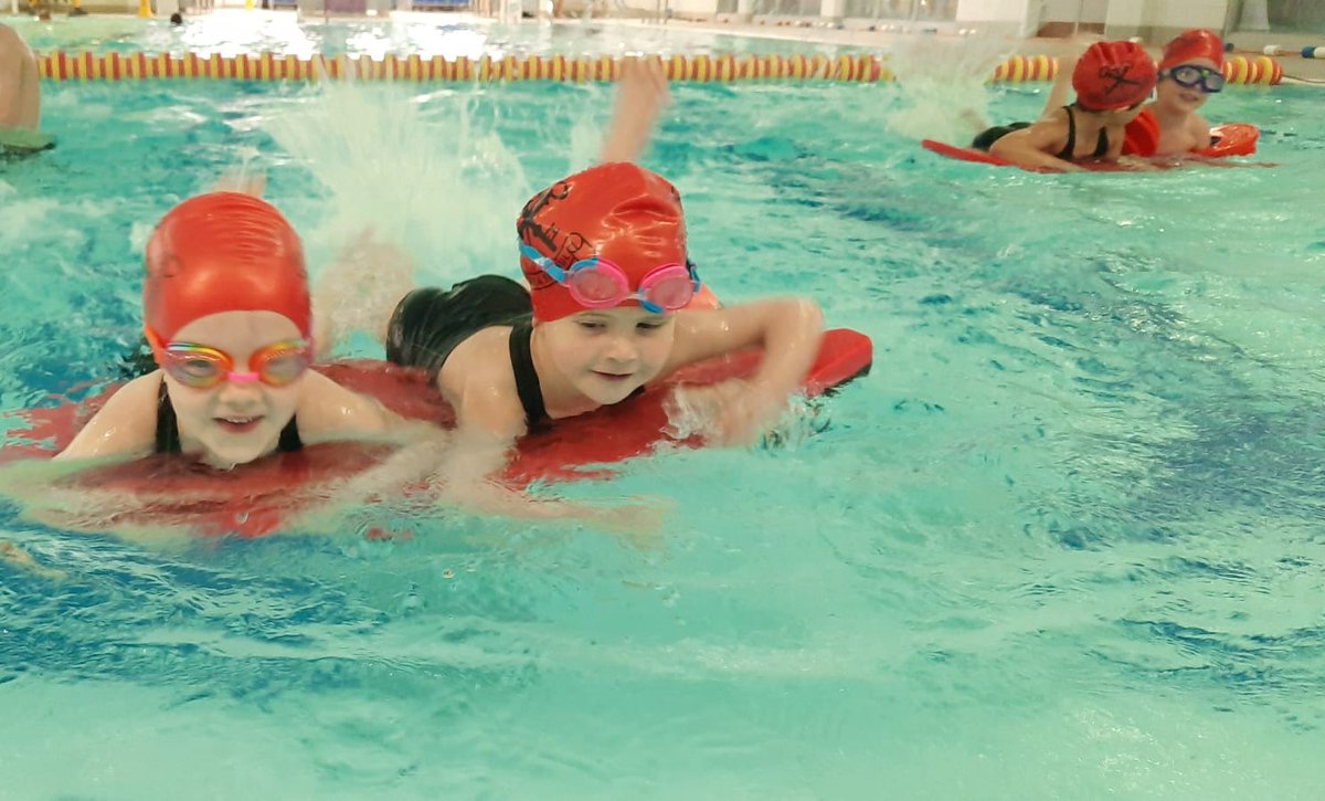 StPeterStPaul_'s tweet photo. More festive fun this morning as Mr Mico and our Swim Captains hosted for a fun festive swim for the pre-prep children.  The Christmas Tree float relay was a particular hit!

#SPSPsport #swimminglessonsarefun https://t.co/OGXXYDwBD7