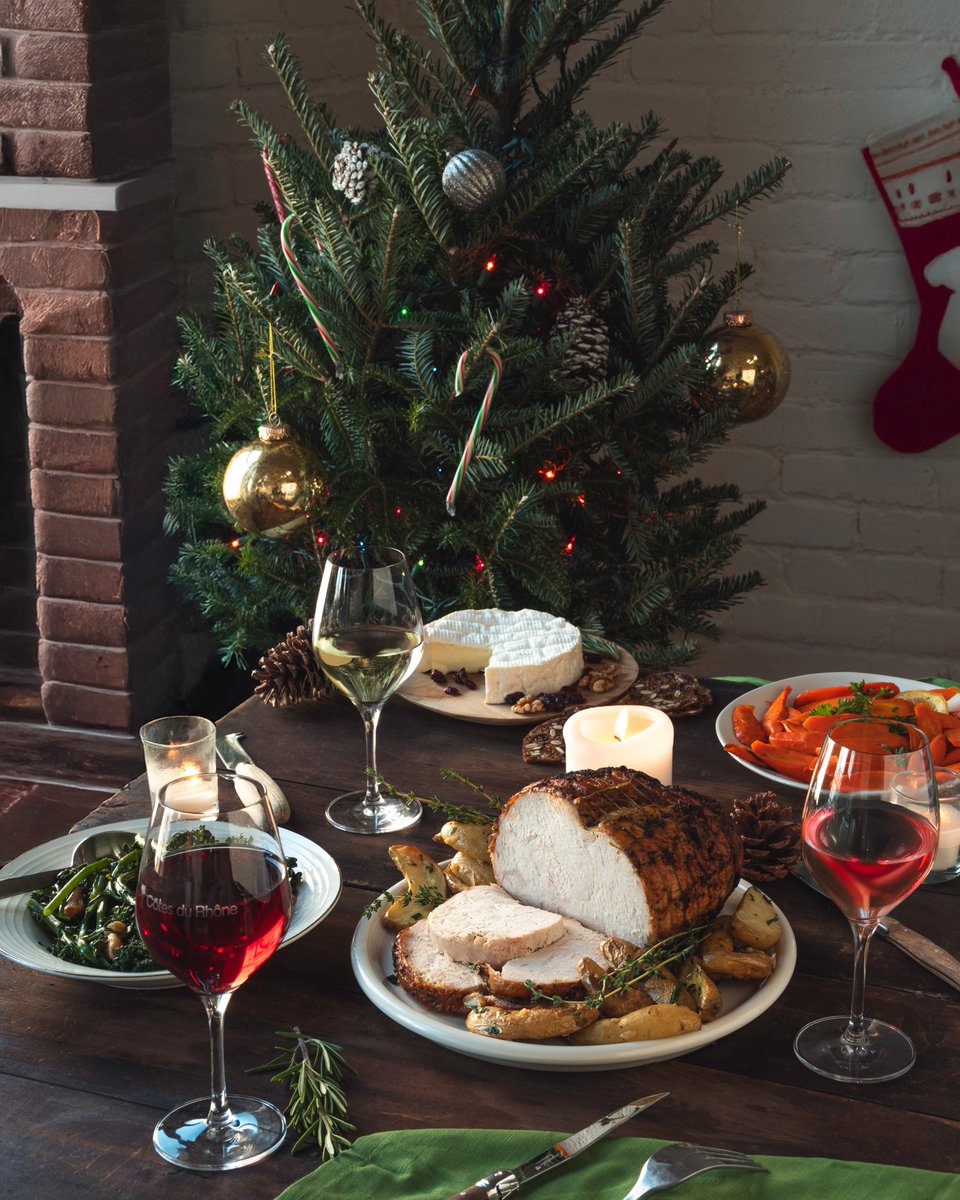 Wishing you a Merry Christmas from the Côtes du Rhône! 🎄

We hope your Christmas dinner is full of joy and cheer, and, of course, a bottle of your favorite rich red, refreshing rosé, or bright white Côtes du Rhône wine to pair with your meal and share with your loved ones around