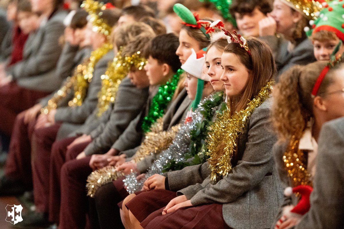 Another Christmas, another Denstone College Combat Carols. Some fantastic festive fun to keep the magic of Christmas alive through our last week of term. Well done to Selwyn house who were crowned victors on this occasion! #Christmas #Chapel #CulturalCup