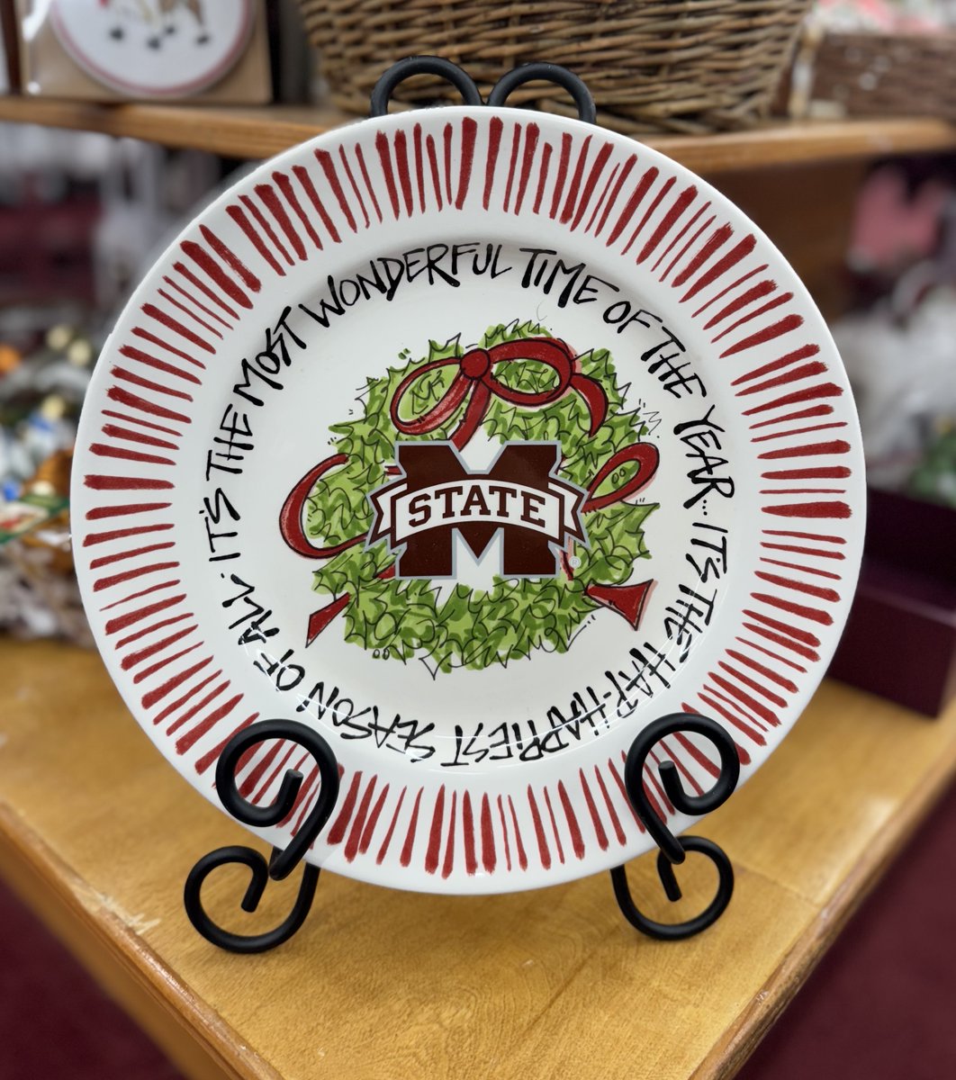 CBM_MSU's tweet photo. This Christmas plate will be a hit loaded down with cookies for Santa🎅 Shop in-store or online for more Christmas decorations.  
Shop now: https://t.co/OIlpGrfZXm
#MSUChristmas #cookieswithsanta https://t.co/iZXcqY9HXP