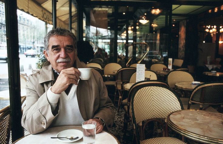Roger Boylan (@boylanroger) on Twitter photo Gabriel García Márquez having a coffee in Paris, 1990. Gabriel García Márquez having a coffee in Paris, 1990.