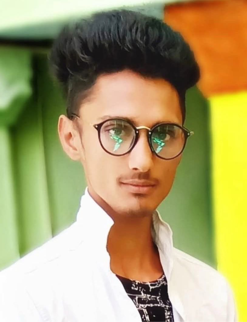 फाइनेंस कंपनी में कार्यरत पोलाखेड़ा निवासी श्री यशवंत (हरिओम) सौंधिया की हत्या की खबर सुनकर स्तब्ध हूँ।

ईश्वर उनकी आत्मा को शान्ति प्रदान करें एवं उनके साथी ईश्वर सिंह, जिन्हें इस घटना में गंभीर चोटें आई हैं, उनकी उत्तम स्वास्थ्य की कामना करता हूँ!

इस प्रकार की घटना लचर क़ानून