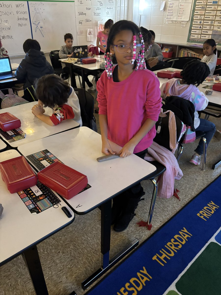 apierson4216's tweet photo. Scholars are making fossils to present their discoveries for our end of unit celebration! We will be presenting our narratives as paleontologists next Wednesday 12/18 in the cafeteria from 10:00-10:30! We would love for you to join us! @KlondikeLane @MrBoyer134 https://t.co/xijxEHQ3x4