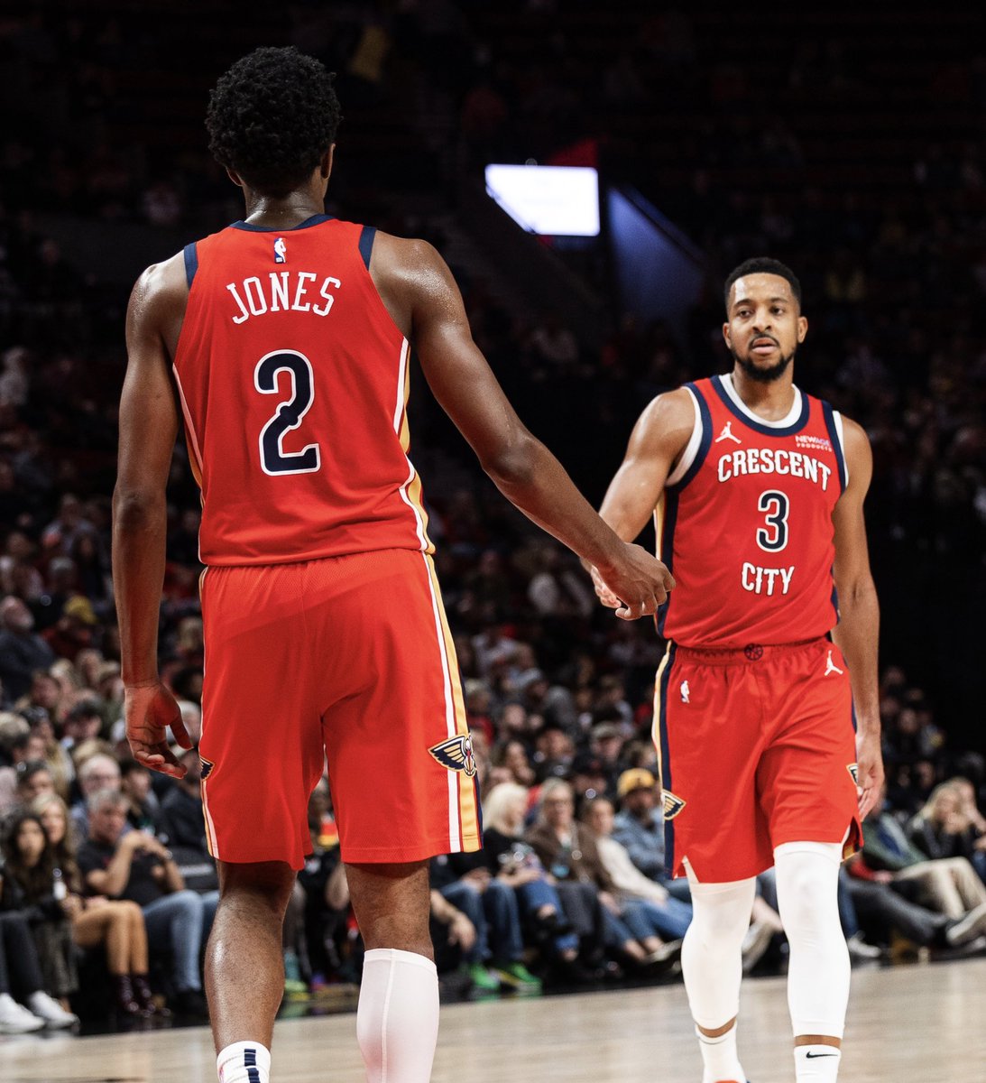 B2BFR's tweet photo. Herb Jones et CJ McCollum feraient l’objet d’intérêt durant la trade deadline ! 

(@ShamsCharania) https://t.co/K6TAhSIJTZ