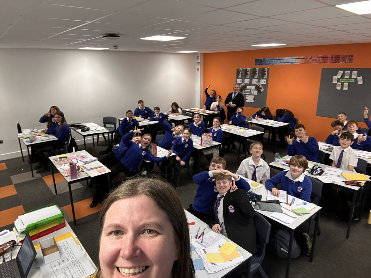 What a lovely last lesson with 7AE with some excellent work preparing for Assessment Week. Such a great class! <a href="/MissThorngate/">Miss Thorngate</a> @WHSdog @ArtsWhitmore <a href="/WhitmoreHigh/">Whitmore High School</a>