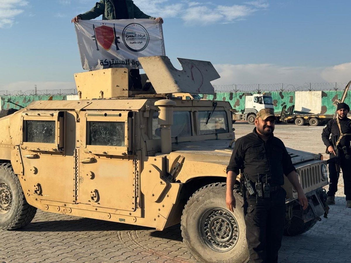 🇸🇾 🇺🇸 Suriye Milli Ordusu, PKK/YPG’li teröristlerin geride bıraktığı ABD üretimi Humvee ele geçirdi.

#Syria #ABD #YPG