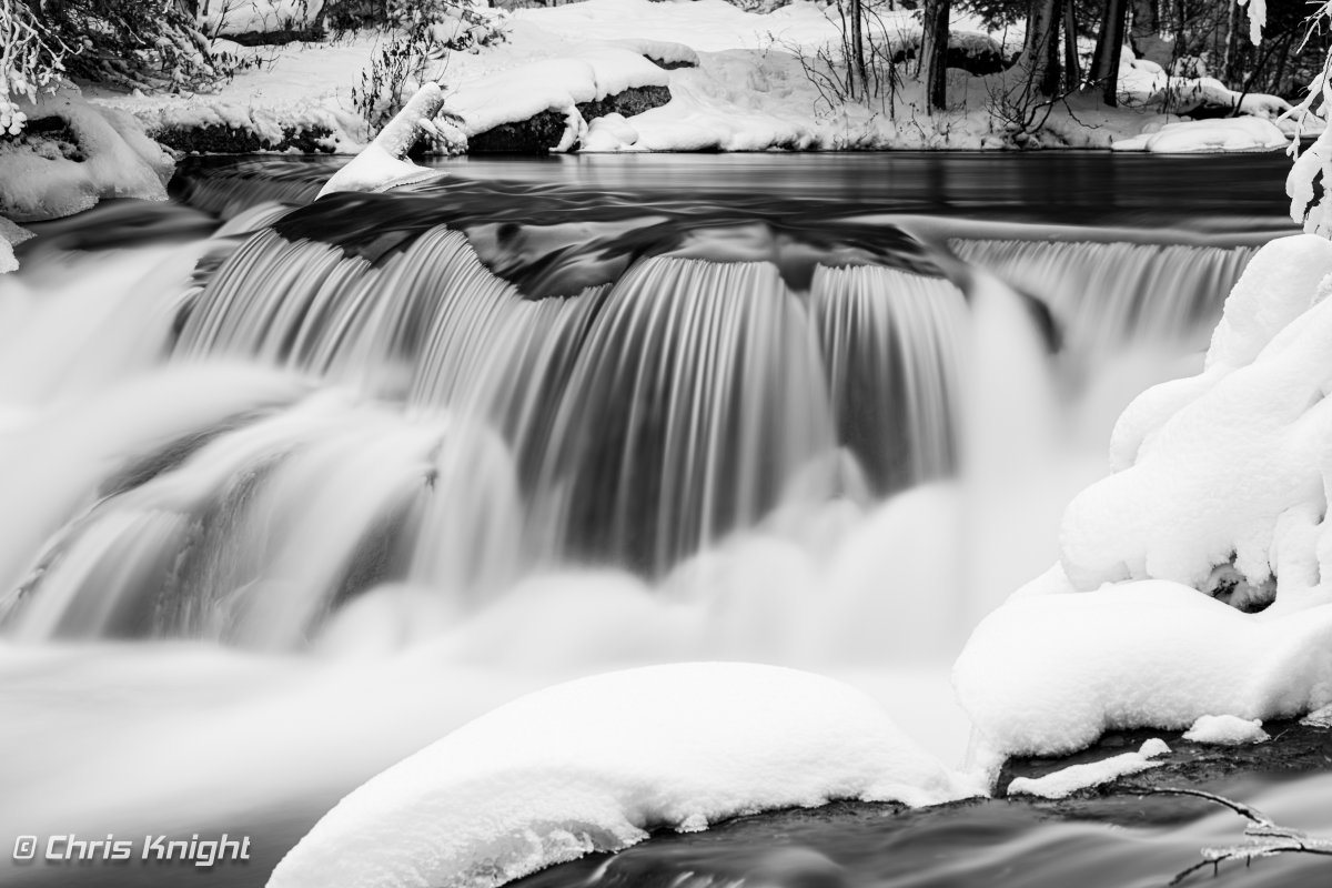 ChrisKnight's tweet image. Middle Branch Ontonagon River waterfalls... 30 seconds vs. 1/32000 second exposure.
Such a cold but peaceful scene...  water rushing without end. #ChasingWaterfalls @puremichigan