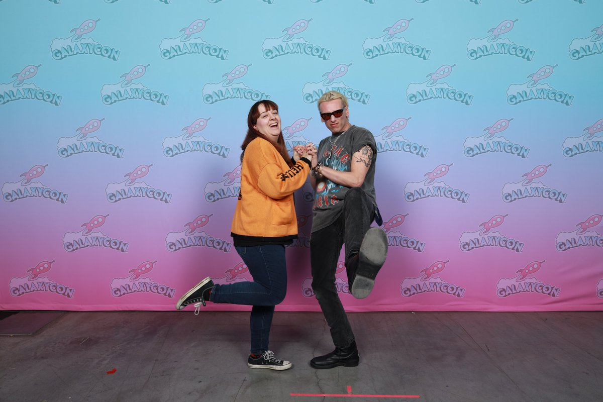 Jenstranger91's tweet photo. Well first time I genuinely laughed in a photo, thanks @Jamiebower #galaxycon #JamieCampbellBower #strangerthin https://t.co/Yye3FR1ytr