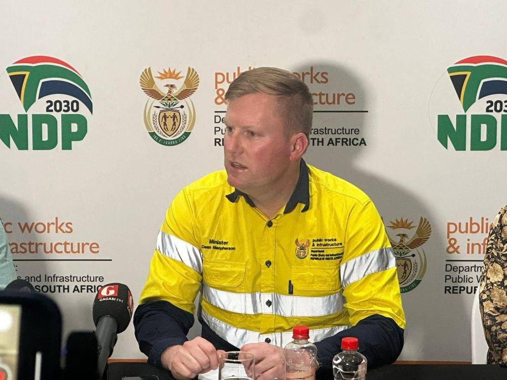 Zweli_Thixo's tweet photo. My sources tell me Dean Macpherson Fail has been judgmental to some people in previous year before he became minister and you already know it was not his people that he was judgemental to.
#DeanMacphersonFail https://t.co/g6nlJ8ZqAn