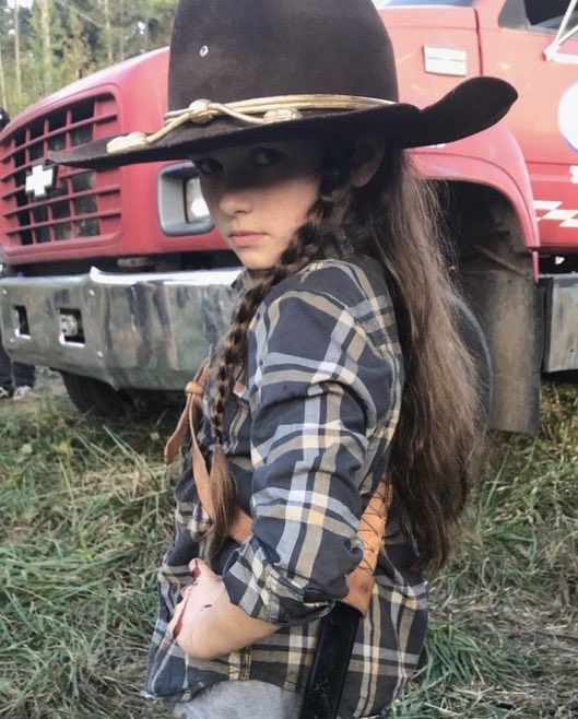 riickgrimees's tweet photo. cailey filming her first season of the walking dead vs her last season of the walking dead 
#twd #twdfamily #caileyfleming https://t.co/hQw6rtAcYr