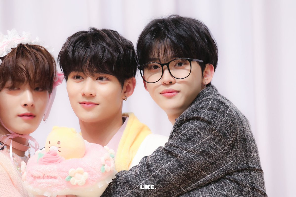 like_doh's tweet photo. 부럽네요..

#루네이트 #LUN8 #이안 #도현 
#사랑둥이_이안아_생일축하해
#OurWatermelonBoy_HappyIanDay https://t.co/46UDvtiwu6