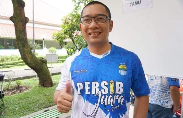sugimanto_w's tweet photo. @bengkeldodo @Top8rendusara @wakcis @jakartarido @DEMOKRAT_S14P @Partono_ADjem @abang_regar @ajengcute16__ @Andiarief__ @amrudinnejad_ @anni_noni @ArizaPatria @B_Hendratmo1 @Epricila10 @MakeItAQuote Masyarakat DKI sdh pd cerdas &amp; waras...
Gk mau milih cagub tranferan dr @bobotohbandung1 apa lg @JackmaniaJKT ...
Jls klo @ridwankamil ini habitatnya bukan di DKI... https://t.co/KUoCEenz4x
