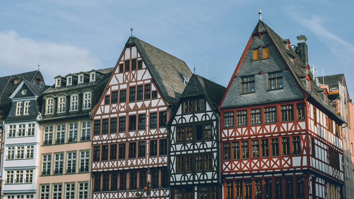 24-hour layover in Frankfurt? We’ve got you covered! Start in the old town, Römerberg, then head to Museumsufer to explore Frankfurt’s top museums. Catch sunset views from Main Tower, and finish your day in Sachsenhausen with a traditional German dinner.