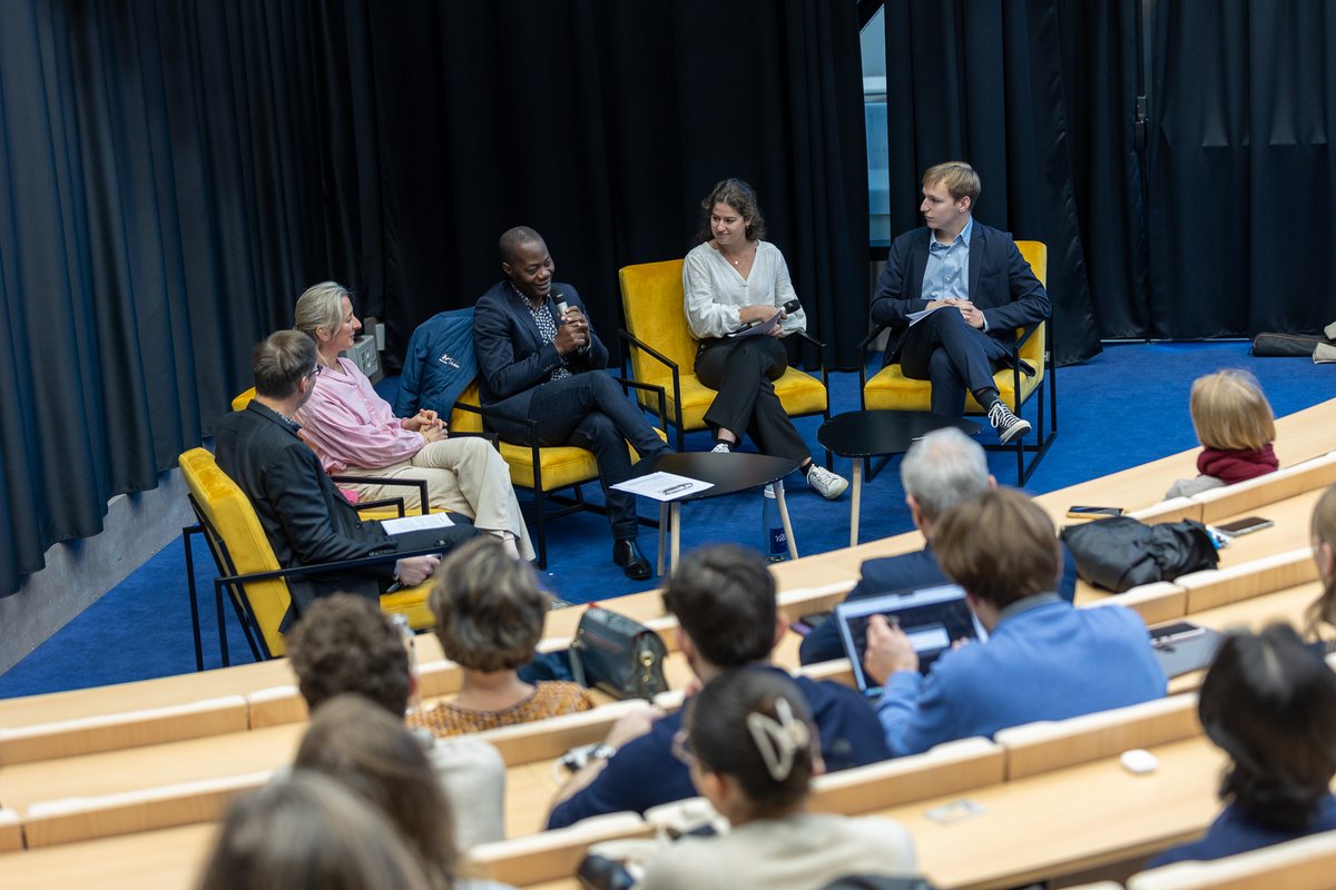 IÉSEG and <a href="/LaCapsuleIESEG/">La Capsule IÉSEG</a> welcomed Toussaint AKPWEH, coach of the French Blind Football Team and Olympic Champion at the #Paris2024 Paralympic Games, for an inspiring talk on the Lille campus.

⚽ ieseg.fr/en/news/toussa…

#IESEGExperience #IESEGCares