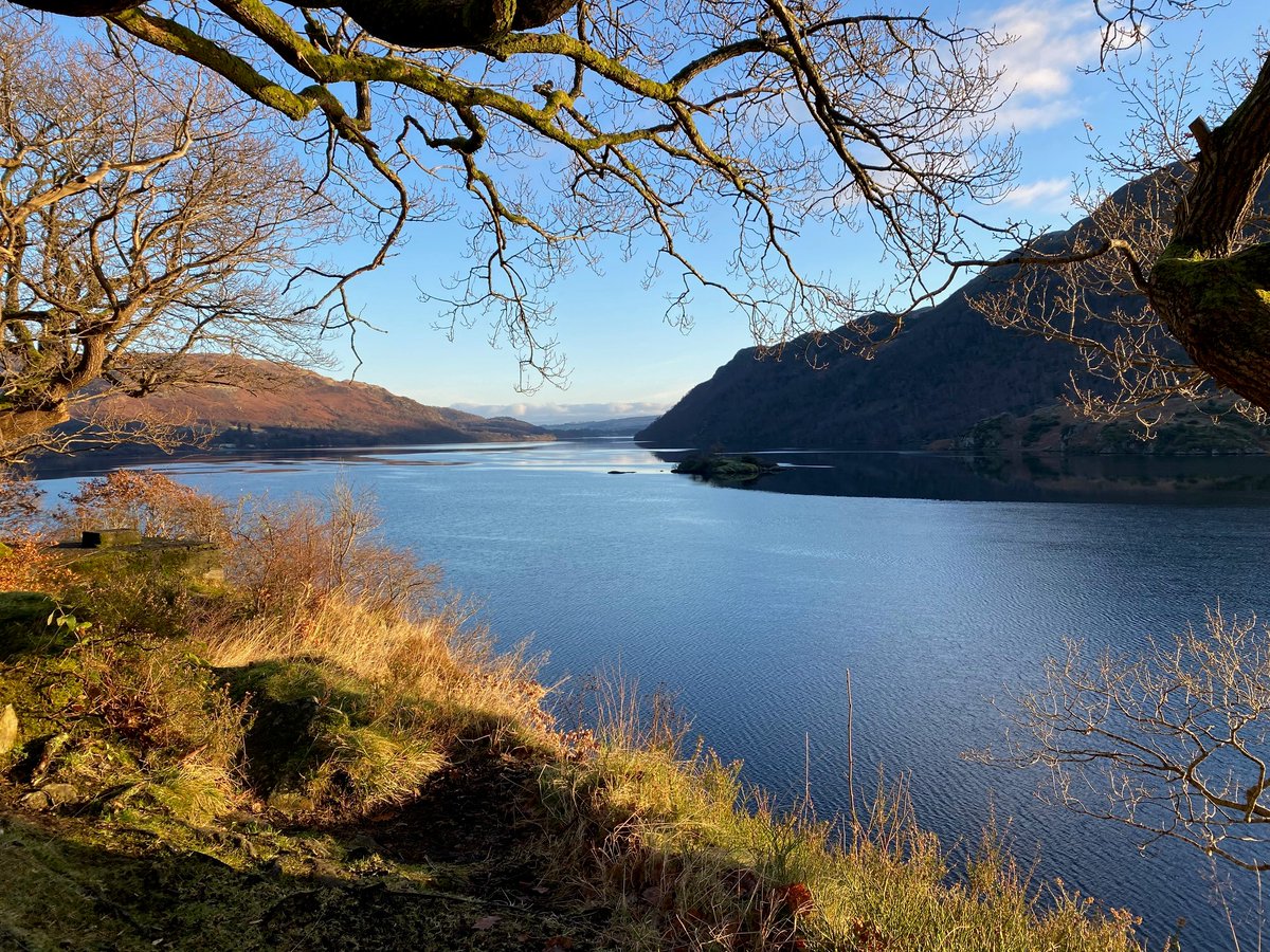 Winter magic on #Ullswater... ❄️✨ 

The crisp air, serene waters, and breathtaking views make this season truly special. Hop aboard and let Ullswater 'Steamers' take you on a journey through this winter wonderland. 

📸 Rachel Braithwaite