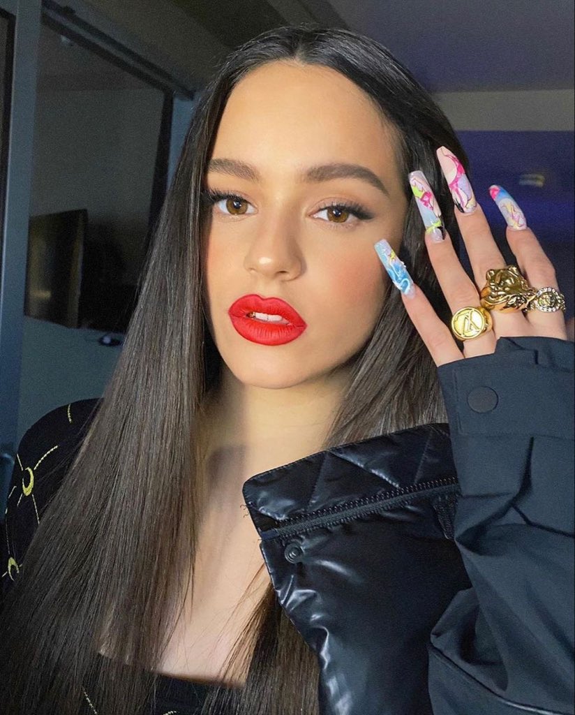 Entonces ya me bajo del barco de Auron y Rosalia?:(