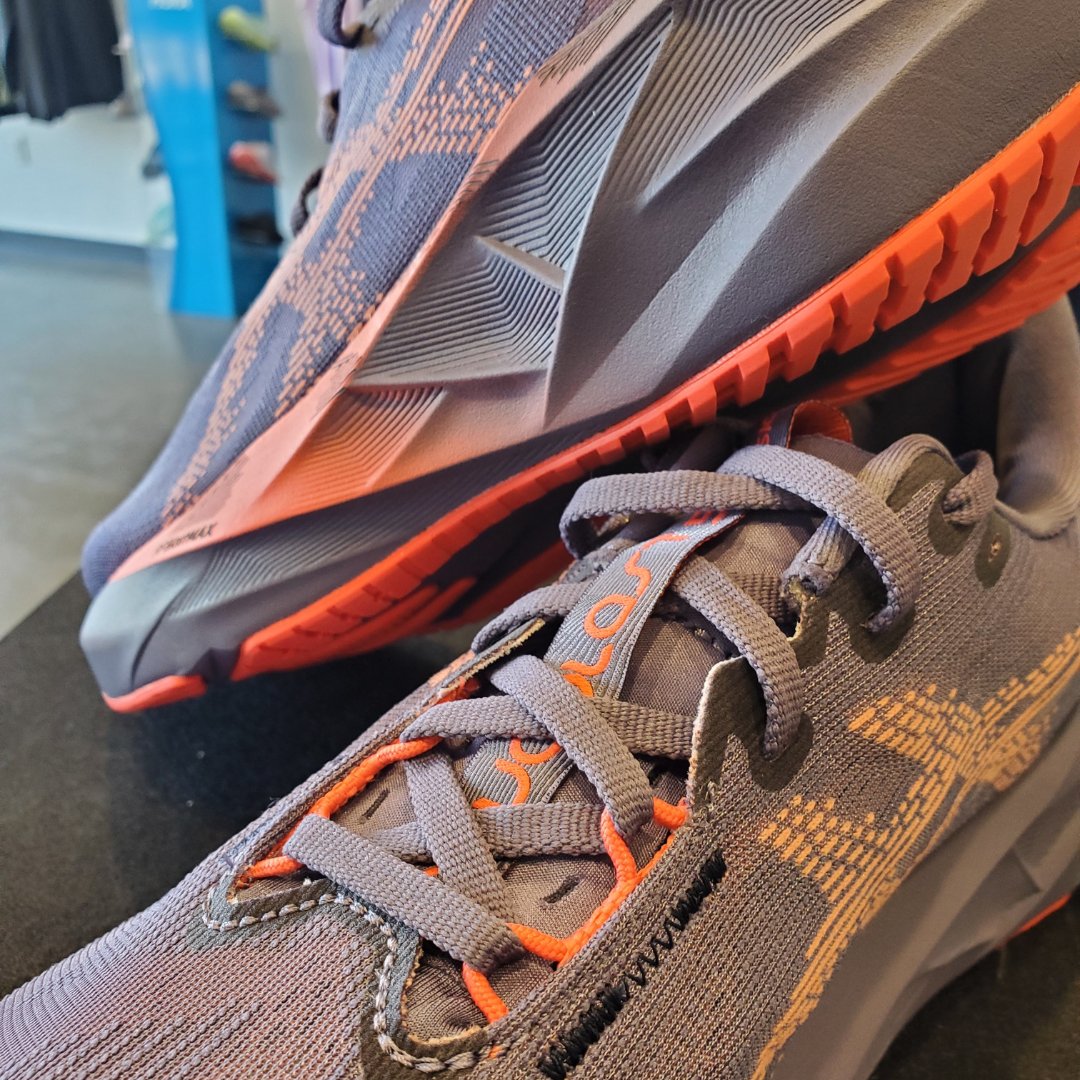 Run605's tweet image. The New Asics Novablast 5 is the best version yet with the cushion to compete.

Drop: 8mm
Best for: Daily running, Energized feel
Support: Neutral 
Cushion: Maximum

Shop them at both our Downtown and Bridges locations.

shop.run605.com/product/332606…

#run605 #asics #asicsrunning