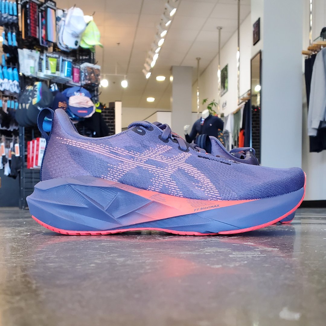 Run605's tweet image. The New Asics Novablast 5 is the best version yet with the cushion to compete.

Drop: 8mm
Best for: Daily running, Energized feel
Support: Neutral 
Cushion: Maximum

Shop them at both our Downtown and Bridges locations.

shop.run605.com/product/332606…

#run605 #asics #asicsrunning