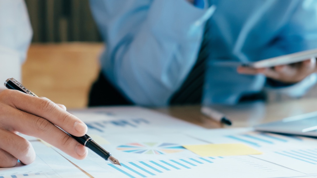 Llevamos a cabo un estudio detallado de los riesgos de tu negocio y te ayudamos a encontrar las mejores soluciones para protegerte. ¿Eres consciente de todos los riesgos a los que está expuesta tu empresa?
ayfcorreduria.com/seguros-para-e…