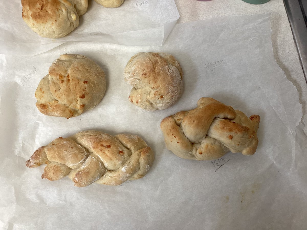 MarfleetPrimary's tweet photo. Look at the bread Year 3 created! We tried to create some really interesting shapes! https://t.co/OE0KfjqCcR